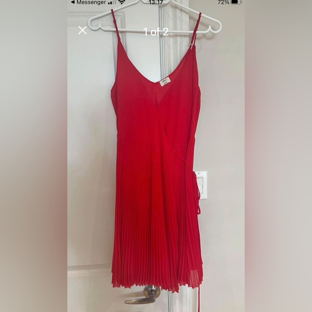 aritzia Wilfred Beaune Mini Dress size M as new. Wrap. Adjusts on the body